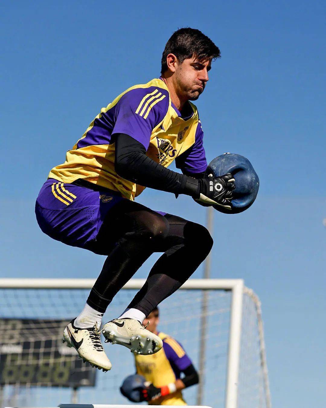 爱游戏娱乐关于今夜瓦伦西亚备战意甲，完成体检细节流出，令人意外，球队文化被再次提及的信息